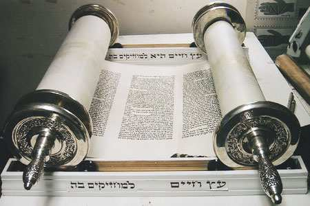 A.T. - LA BIBBIA EBRAICA COMPRENDE 39 LIBRI ED E DIVISA IN: 1. Torah o Pentateuco, i 5 libri di Mosè (da Adamo a Mosè) 2.